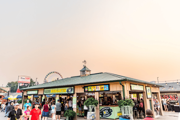 Lakefront Biergarten 600×4