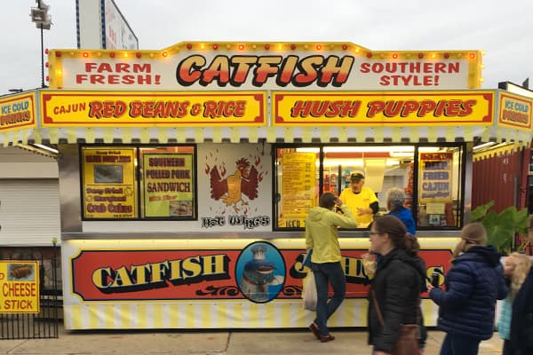 hf-vendor-stands-_0025_catfish-johnnys